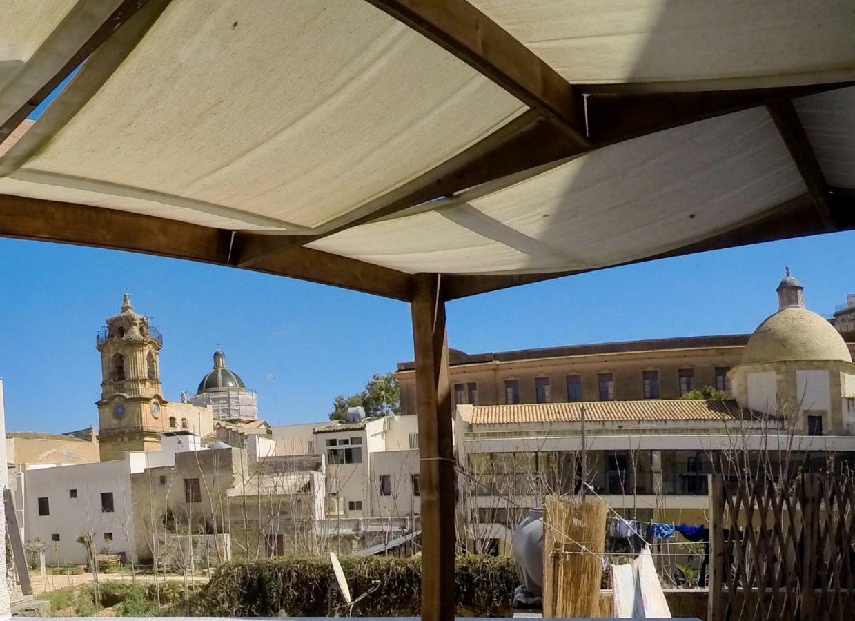 Le Dimore Del Saraceno - Al Falso Pepe Mazara del Vallo Exterior foto